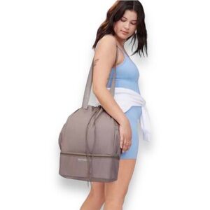 Beyond Yoga convertible gym bag